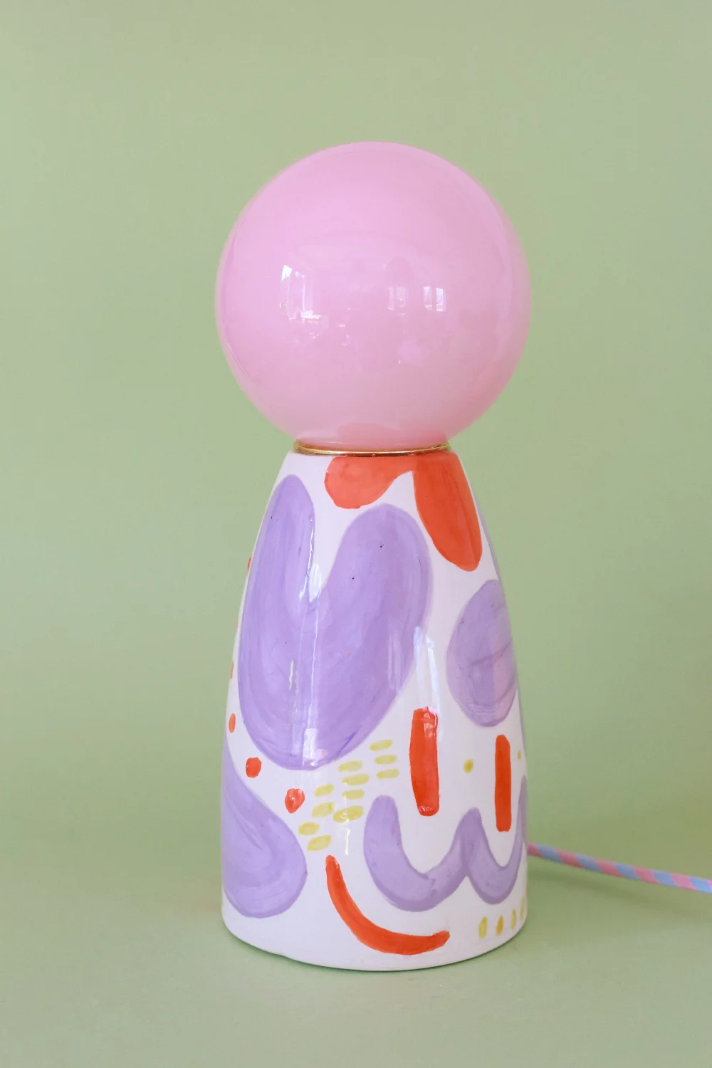 lampa abstrakcyjna lawendowo pomarańczowa z różowym kloszem