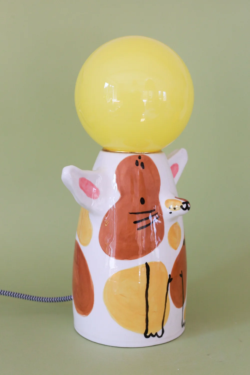 lampa kot taki trochę brązowy