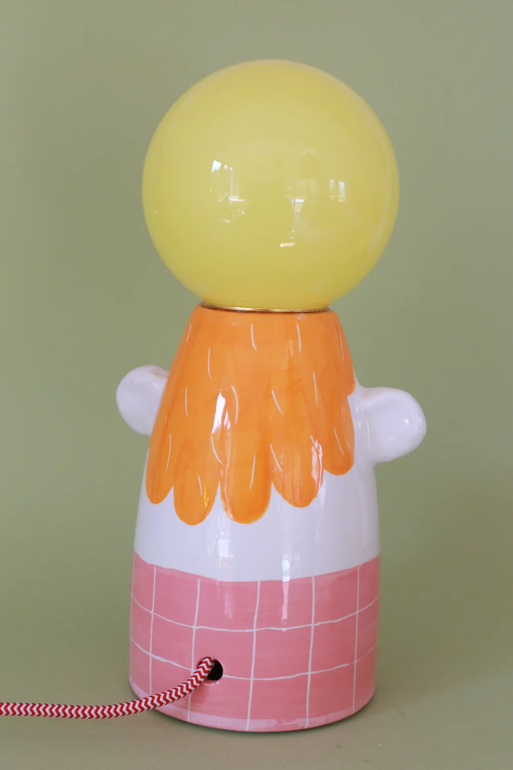 lampa dziwak w różowych gatkach