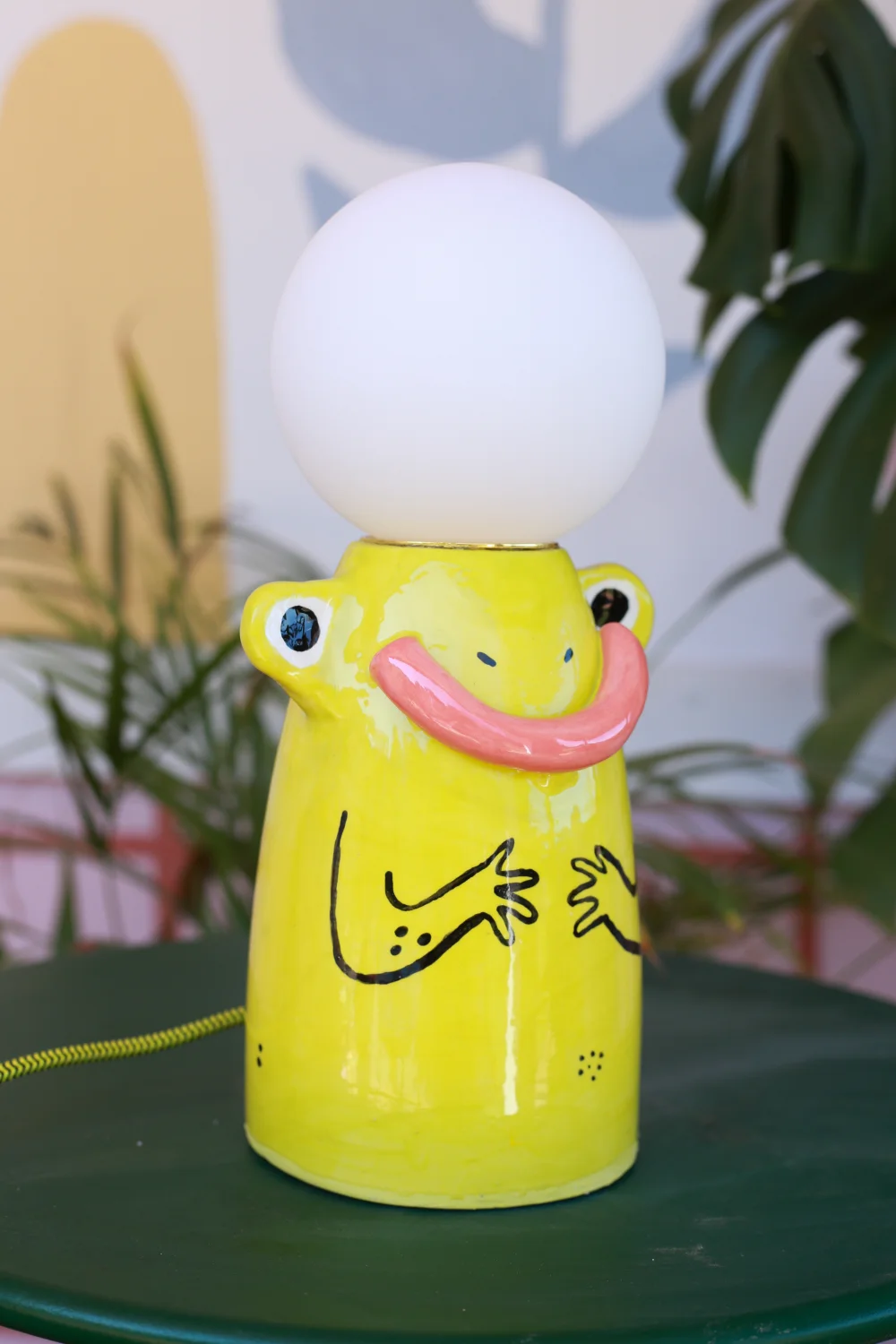 lampa żaba żółto czarny kabel