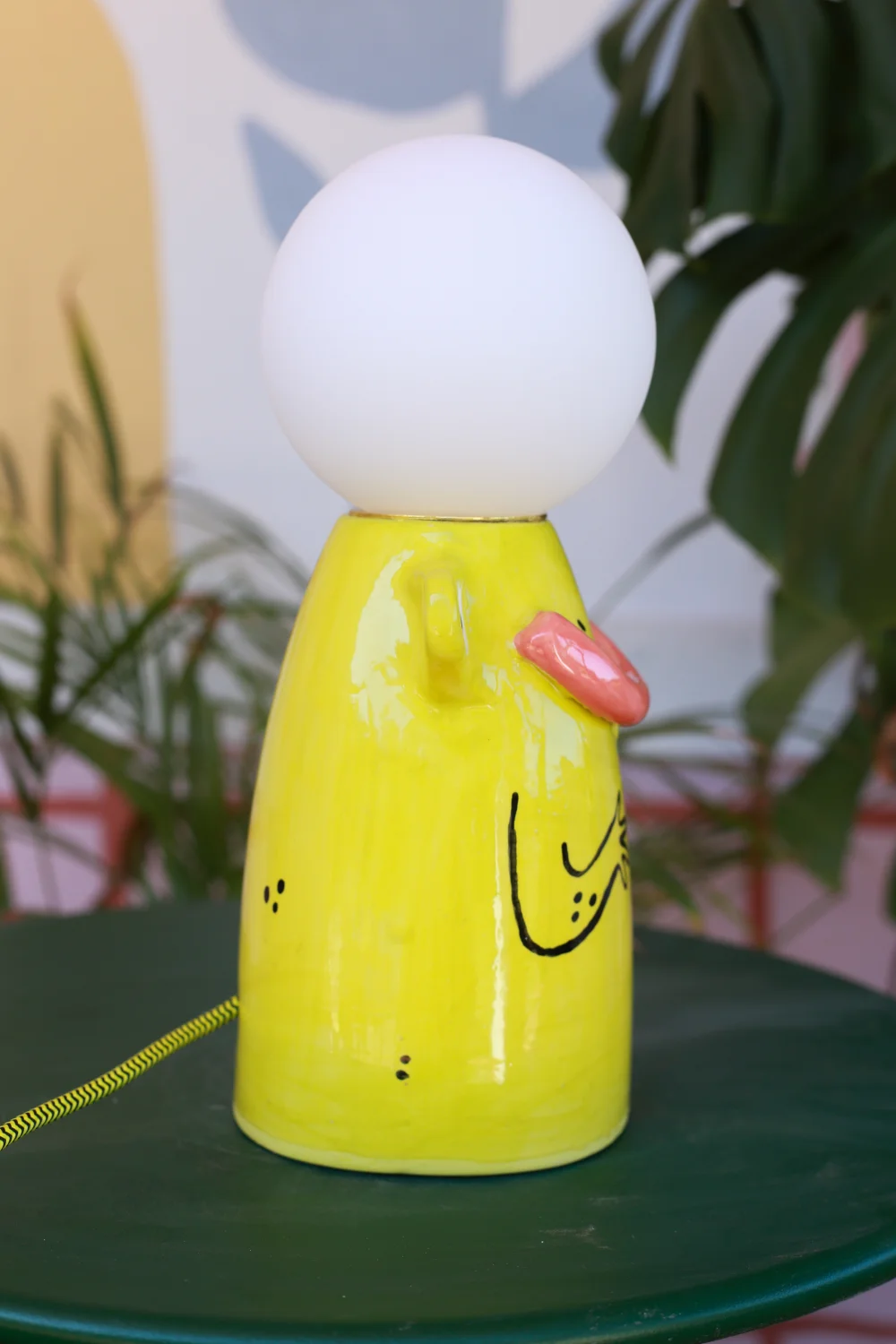 lampa żaba żółto czarny kabel