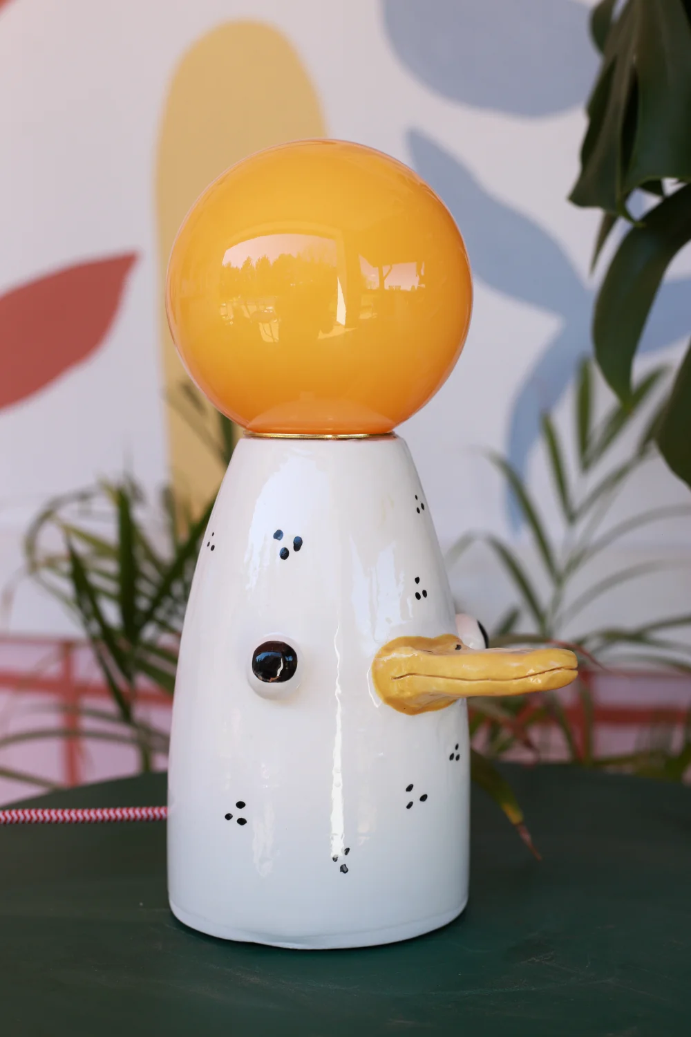 lampa gęś z czerwono białym kablem