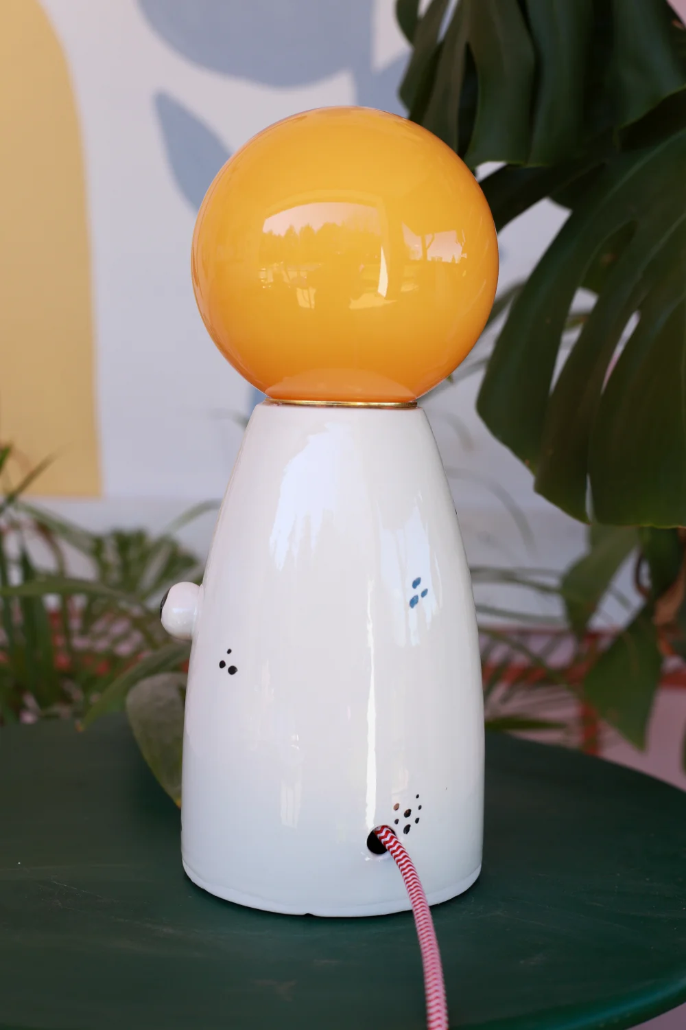 lampa gęś z czerwono białym kablem