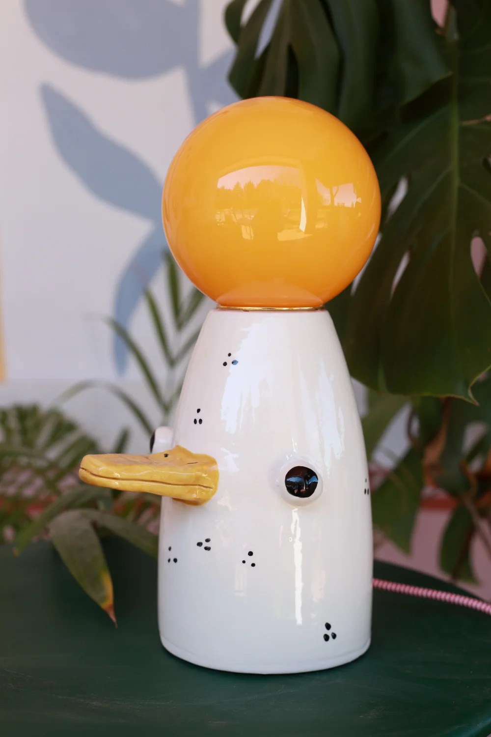 lampa gęś z czerwono białym kablem