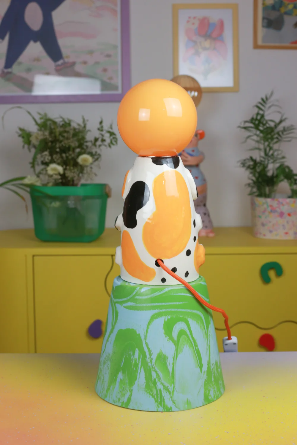 lampa obrażony p i e s