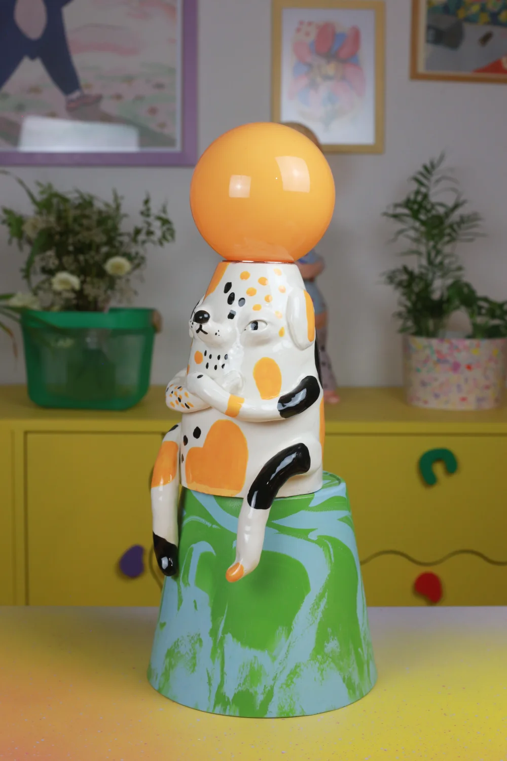 lampa obrażony p i e s